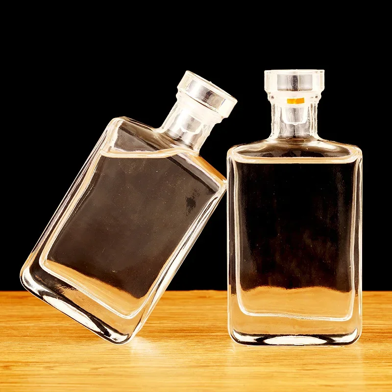 Wine Beer And Spirits - Quadratischer Whisky-Dekanter aus bleifreiem Glas, klare