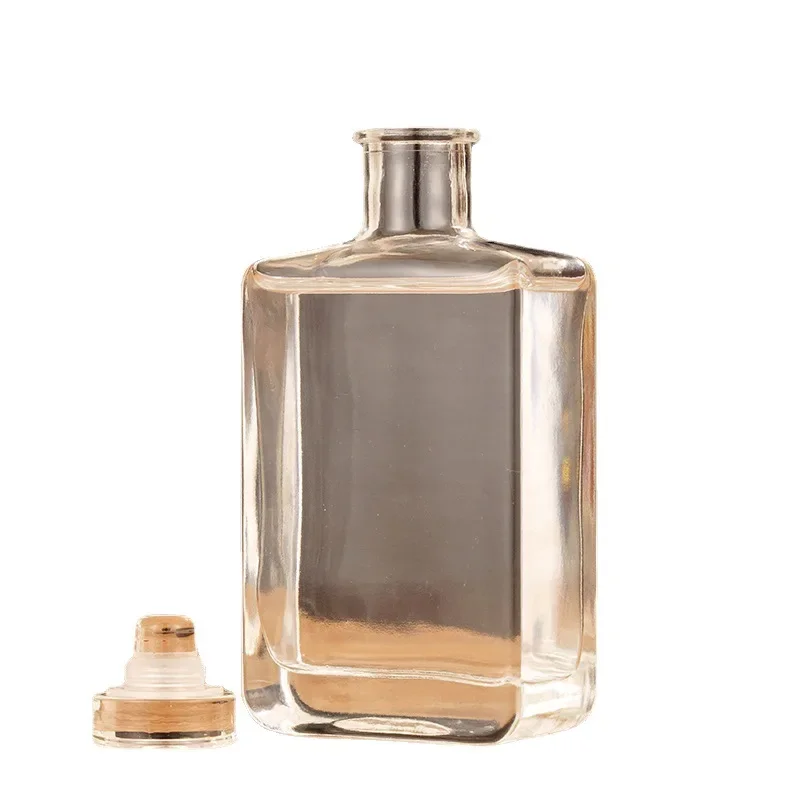 Quadratischer Whisky-Dekanter  – Wine Beer And Spirits Bewertung und Preis